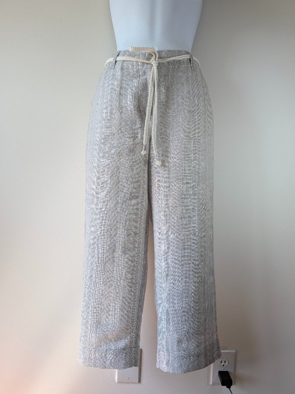 Tommy Bahama Linen Blend Crop Pants Silver Stripe NWT Size 2